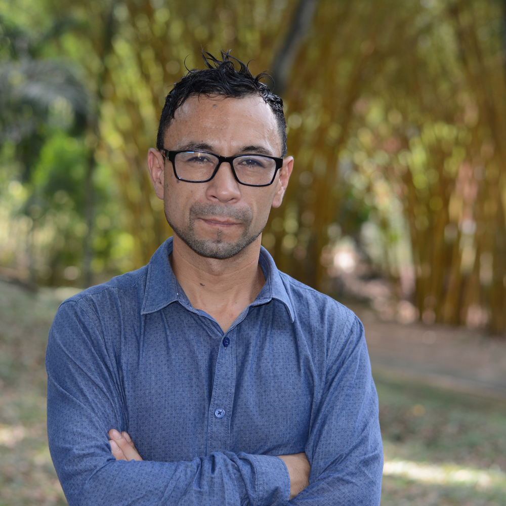 Alexander Pérez Velasco Alexander Pérez Velasco