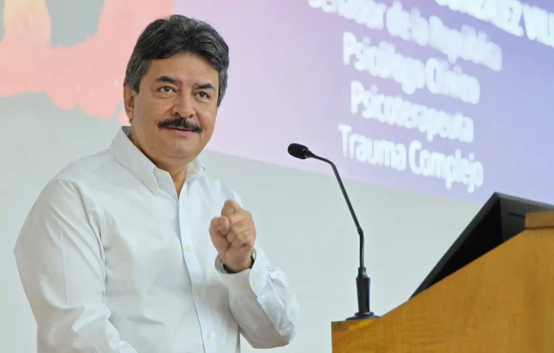 Senador Carlos Julio Gonzalez en la Javeriana-Cali Senador Carlos Julio Gonzalez en la Javeriana-Cali