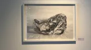 Estudiantes de Artes Visuales exploraron la memoria en la exposición 'Huellas entre lápiz y agua'