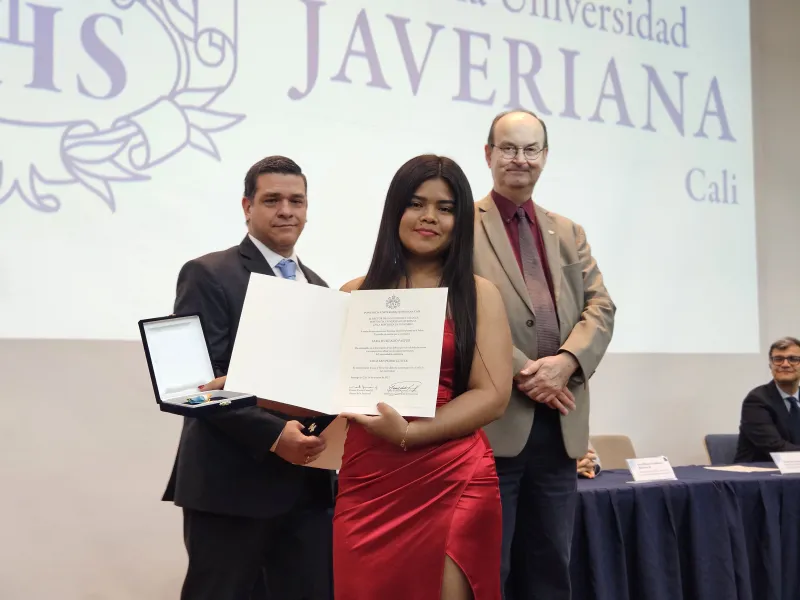 Cruz San Pedro Claver: 25 estudiantes reconocidos por sus calidades humanas y espíritu javeriano Cruz San Pedro Claver: 25 estudiantes reconocidos por sus calidades humanas y espíritu javeriano