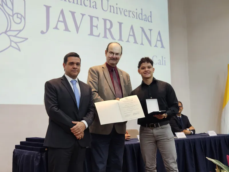 Cruz San Pedro Claver: 25 estudiantes reconocidos por sus calidades humanas y espíritu javeriano Cruz San Pedro Claver: 25 estudiantes reconocidos por sus calidades humanas y espíritu javeriano