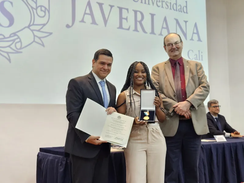 Cruz San Pedro Claver: 25 estudiantes reconocidos por sus calidades humanas y espíritu javeriano Cruz San Pedro Claver: 25 estudiantes reconocidos por sus calidades humanas y espíritu javeriano
