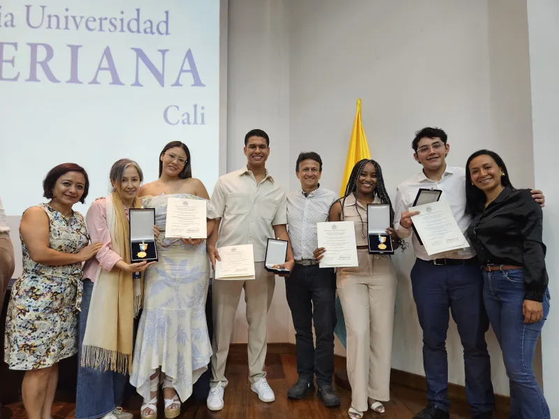 Cruz San Pedro Claver: 25 estudiantes reconocidos por sus calidades humanas y espíritu javeriano Cruz San Pedro Claver: 25 estudiantes reconocidos por sus calidades humanas y espíritu javeriano