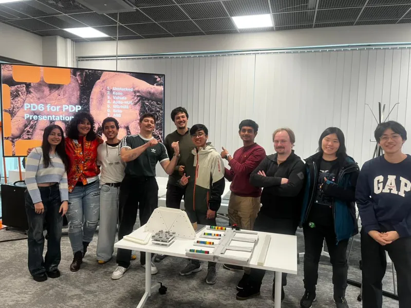 Estudiantes javerianos están en Finlandia co-creando soluciones globales junto a empresas internacionales Estudiantes javerianos están en Finlandia co-creando soluciones globales junto a empresas internacionales